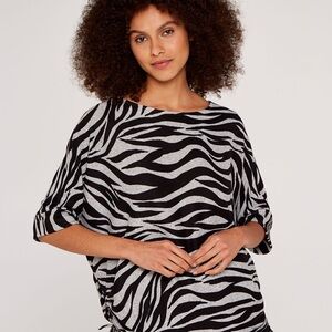 APRICOT Black and Gray Zebra Dolman Sleeves Knit Top Size Small Oversized
